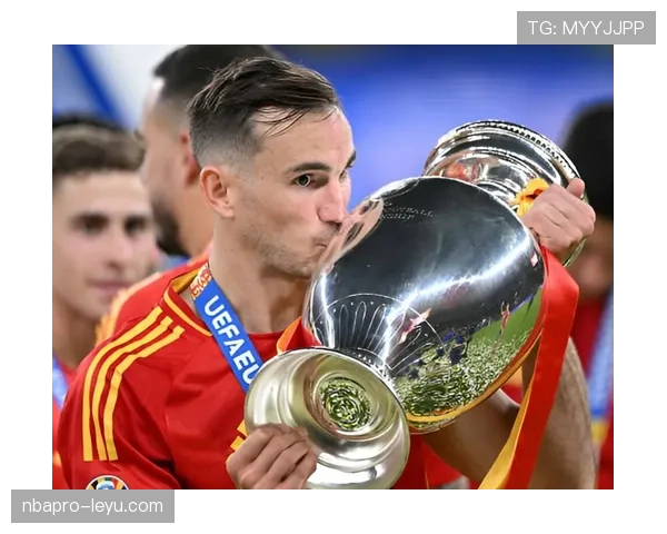 鲁伊斯闪耀巴黎青训营，未来足球之星冉冉升起